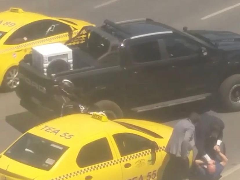 Üsküdar'da taksiciyle sürücünün kavgası