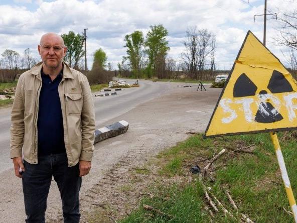 Çernobil'deki Rus askerleri mezarlarını kazıyor: Radyasyon seviyesi yükseldi, tehlike çanları çalıyor