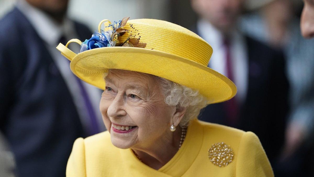 Kraliçe Elizabeth'in 70. yıl kutlamalarında yıldızlar geçidi