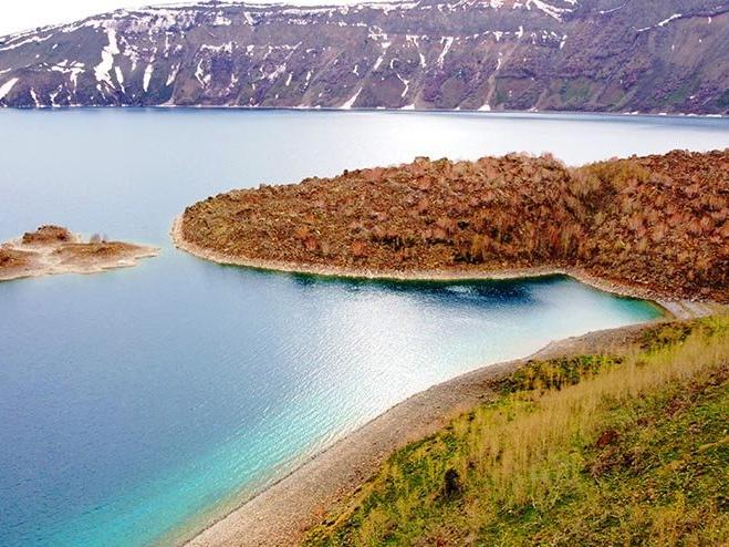 Dünyanın ikinci büyük krater gölü Nemrut... Görenleri kendine hayran bırakıyor