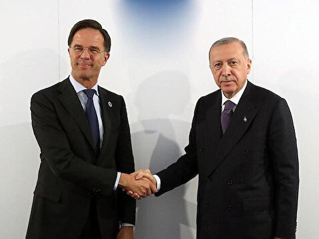 Erdoğan, Hollanda Başbakanı Mark Rutte ile NATO krizini görüştü