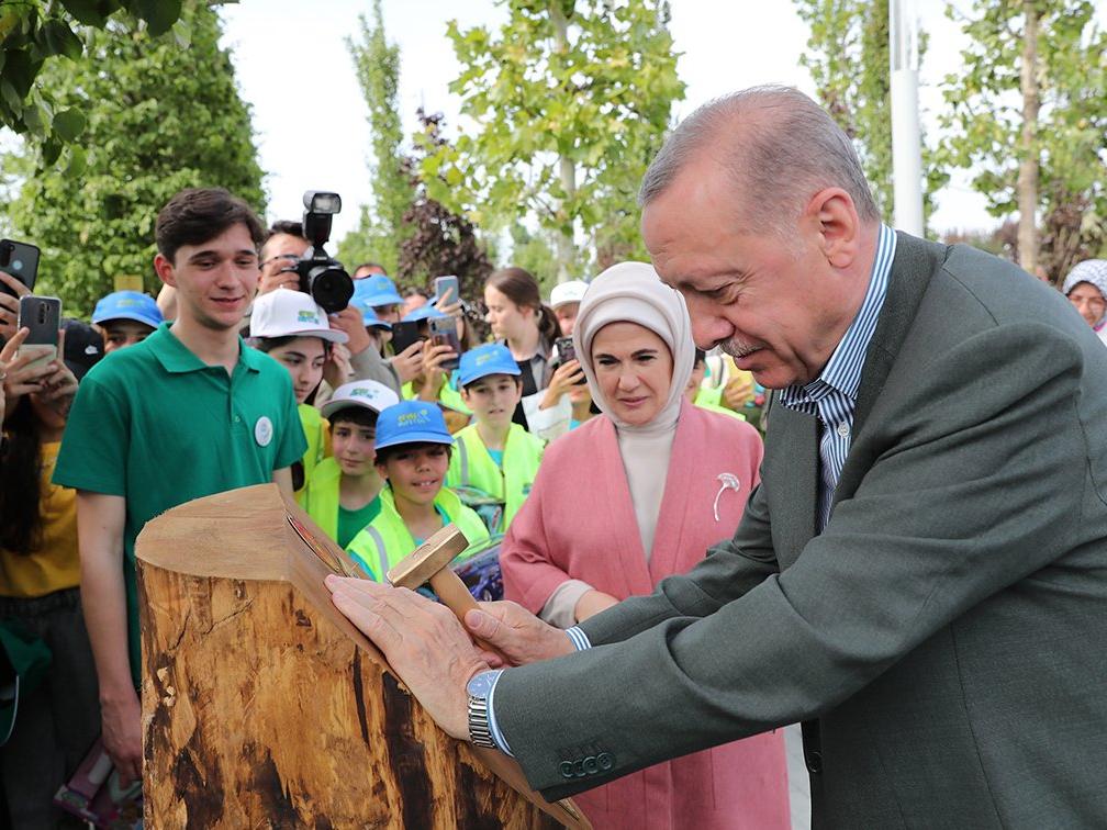 Erdoğan pistlerin kırılmasını eleştirenlere asfaltperest ve betonperest dedi