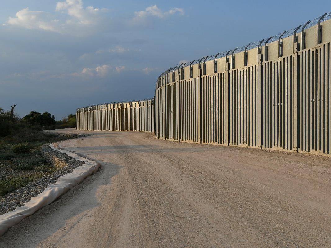 Yunanistan'dan Türkiye hamlesi: Sınırdaki duvar uzatılıyor
