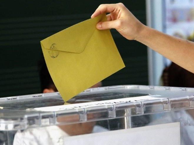 Son anket sonucu: AKP yüzde 30’un altına indi, İYİ Parti yüzde 20'yi geçti