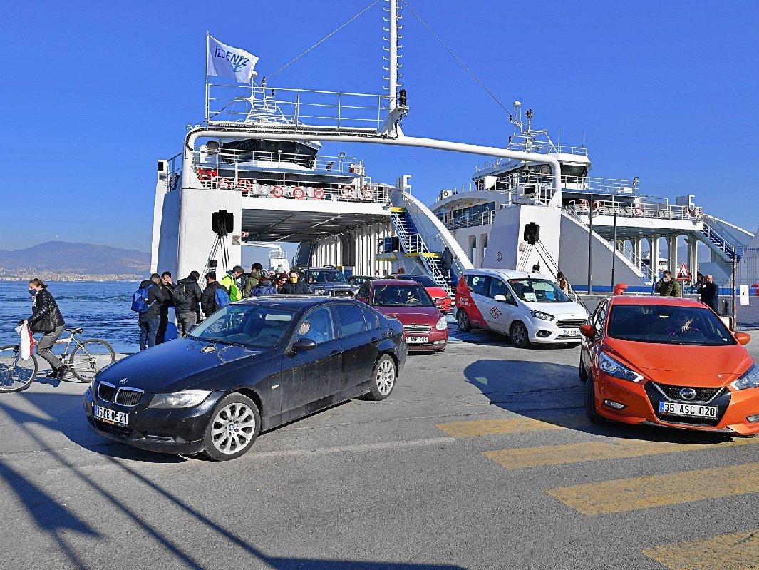 İzmir'de arabalı vapur ücretlerine zam