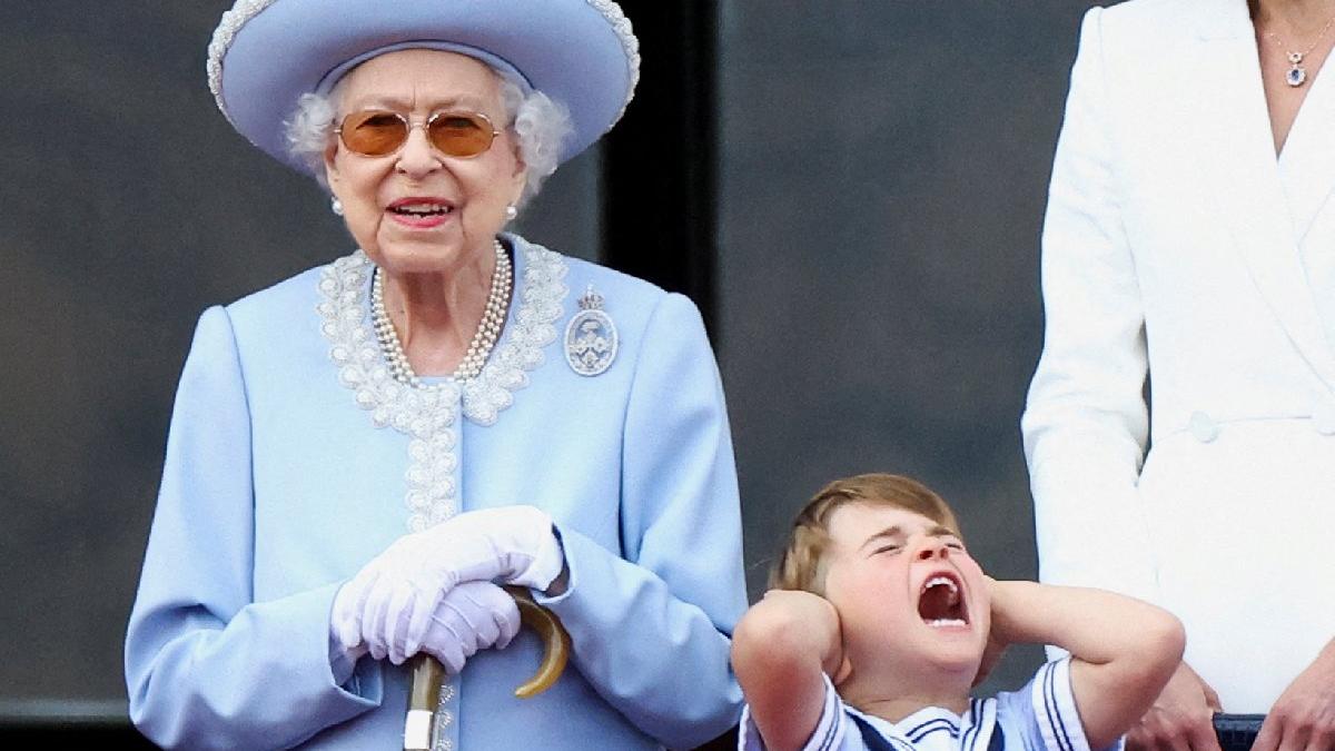 Kraliçe Elizabeth şaştı kaldı: Törene 4 yaşındaki Prens Louis damga vurdu