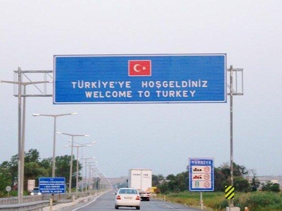 İngiliz The Guardian gazetesi, Turkey'den Türkiye'ye geçişi yazdı