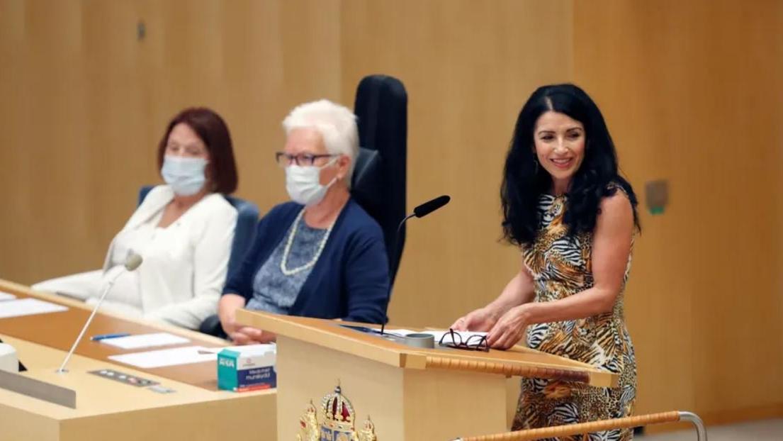 Erdoğan'ın iadesini istediği İsveçli vekil resmen emir verdi: Boyun eğmemeliyiz