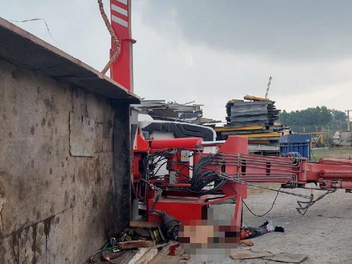 Devrilen vincin altında kalan operatör öldü