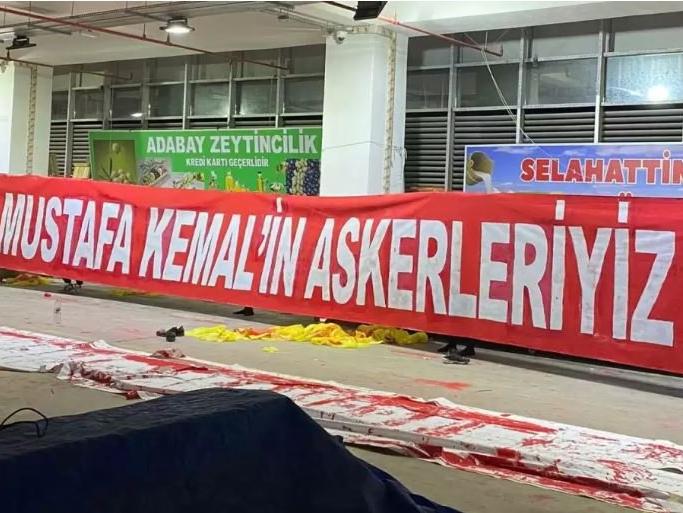 Türkiye Litvanya maçında 'Mustafa Kemal'in askerleriyiz' pankartına yasak