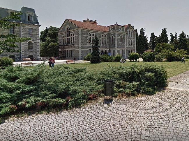 Boğaziçi Üniversitesi'nde 4 akademisyen görevden uzaklaştırıldı