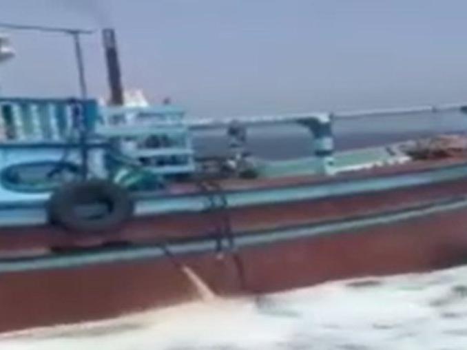İran, yakıt taşıyan gemiye el koydu