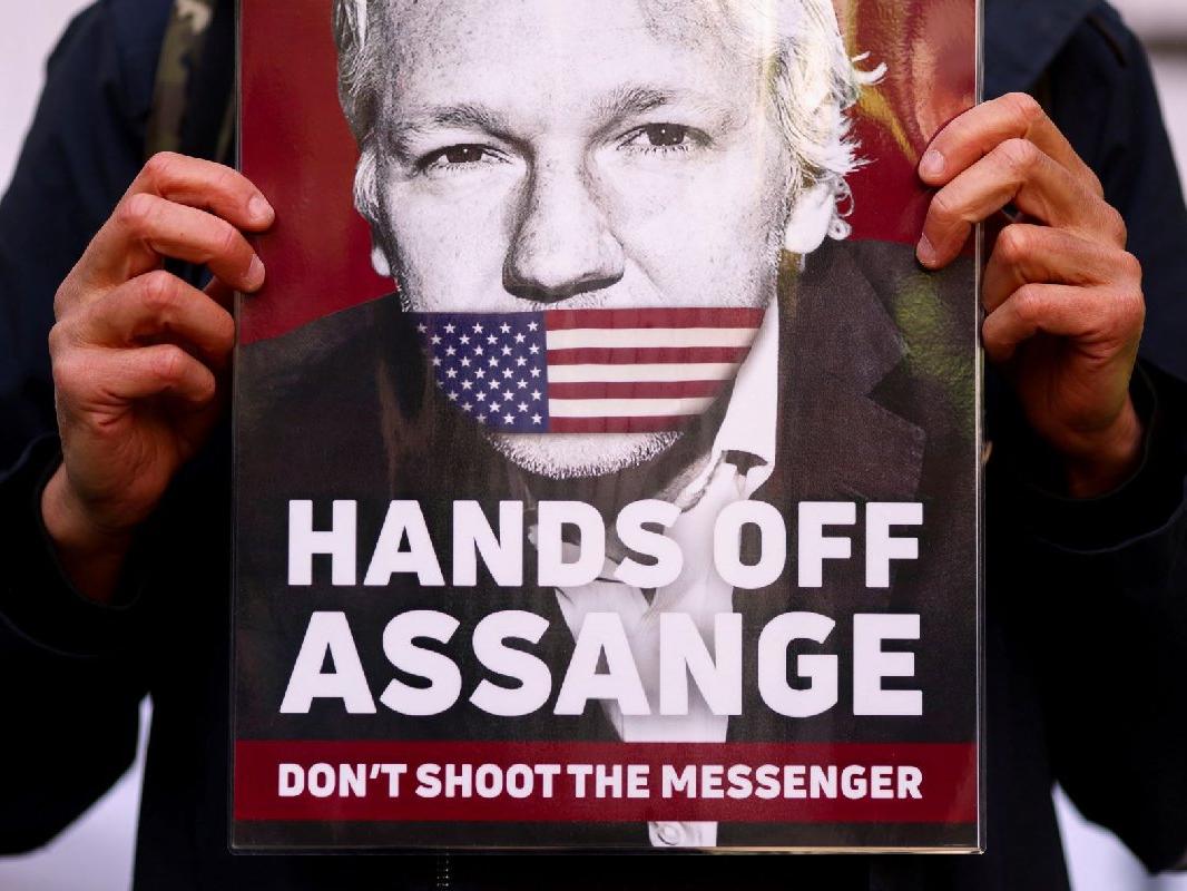 İngiltere hükümetinden Assange'ın ABD'ye iadesine onay