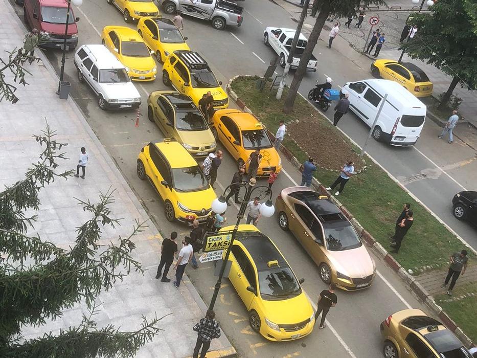 Taksiciler AKP’li başkana isyan etti: Ben oturttum seni oraya, benim hakkımı savunacaksın