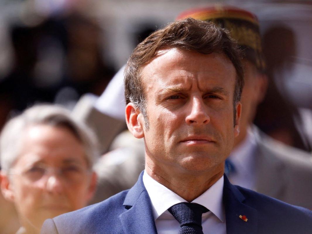 Fransa'da Macron'un yenilgisi, ülkeyi siyasi kaosun eşiğine getirdi