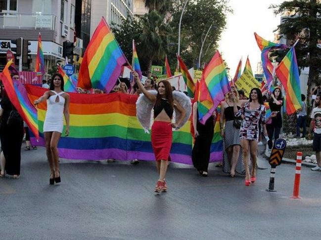 İstanbul’da LGBTİ+ Onur Haftası etkinlikleri yasaklandı