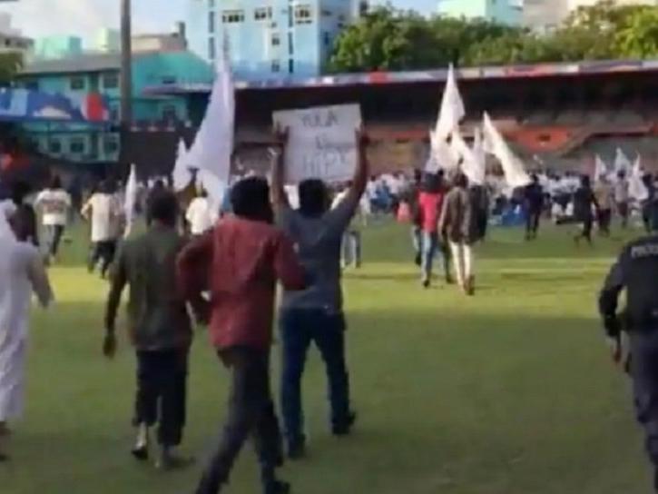 Maldivler'de radikal İslamcılar, yoga etkinliğine saldırdı