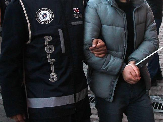 "Kredi çıktı" diyerek dolandırdı