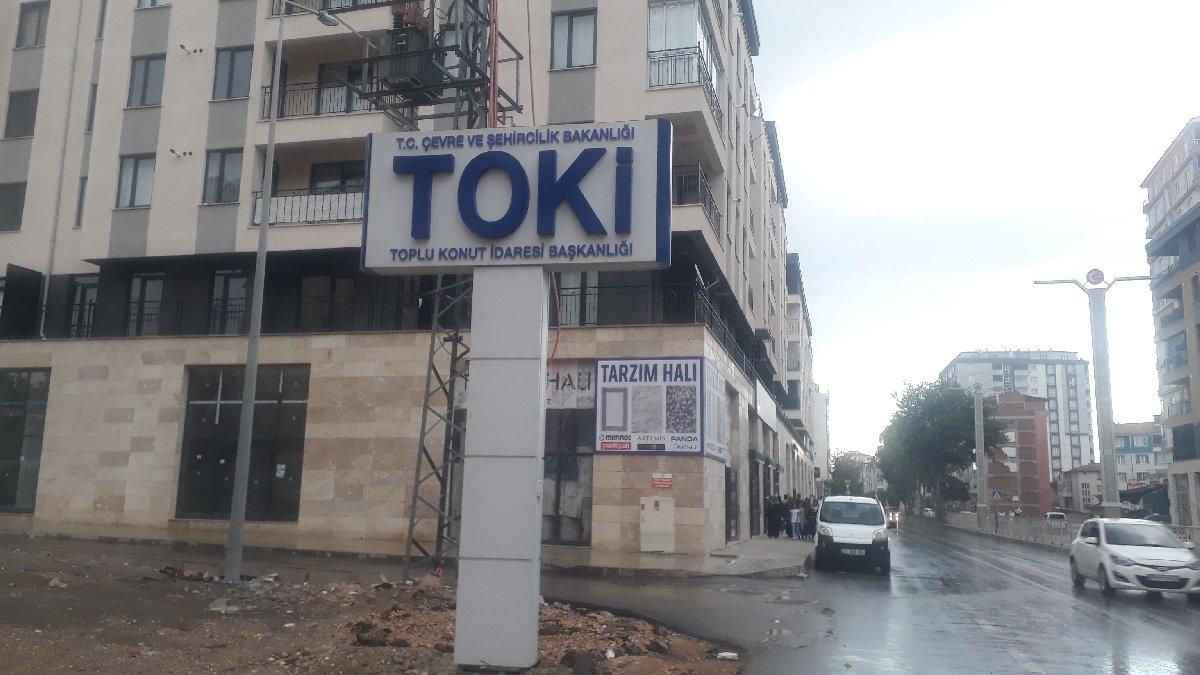 Elazığ'da depremzedeler mağdur: '3 senedir bir evin değeri belli olmaz mı?'