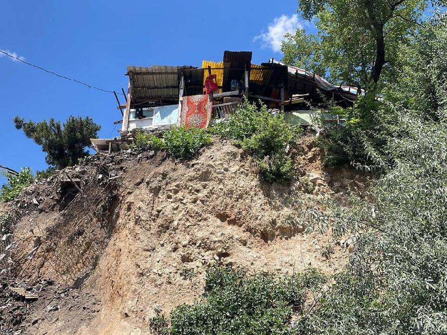 Karabük'te heyelan sonrası 5 ev boşaltıldı