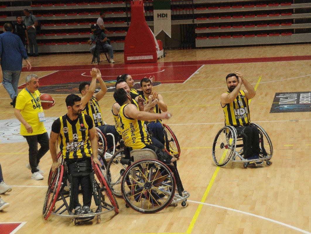 Galatasaray’ı yenen Fenerbahçe adını finale yazdırdı | Tekerlekli Sandalye Basketbol Ligi