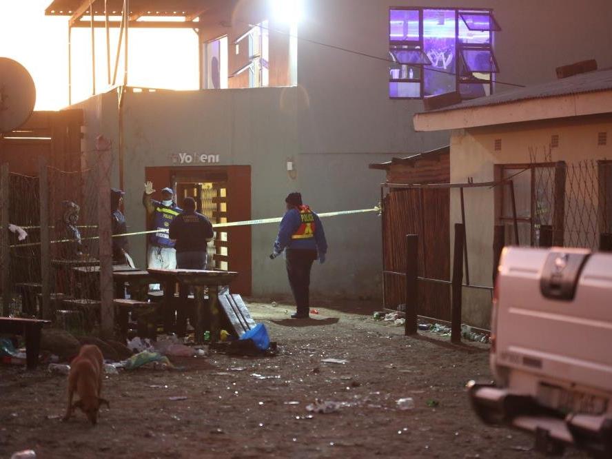 Güney Afrika’da gece kulübünde ölen 21 genç gazdan zehirlenmiş olabilir
