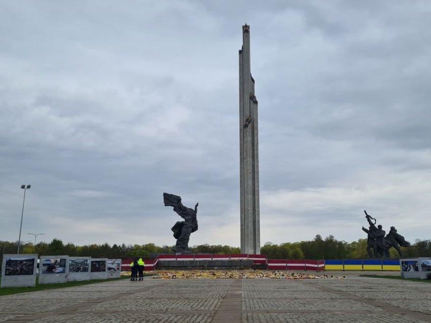 Letonya’dan tartışma yaratacak karar: Sovyet heykelleri ve anıtları yıkılacak