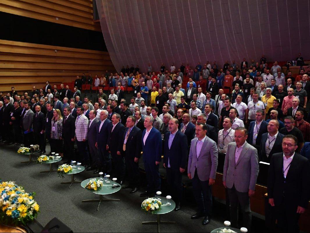 Ankaragücü kongresinde AKP krizi: 'İl Başkanı kendi ayağına sıktı'