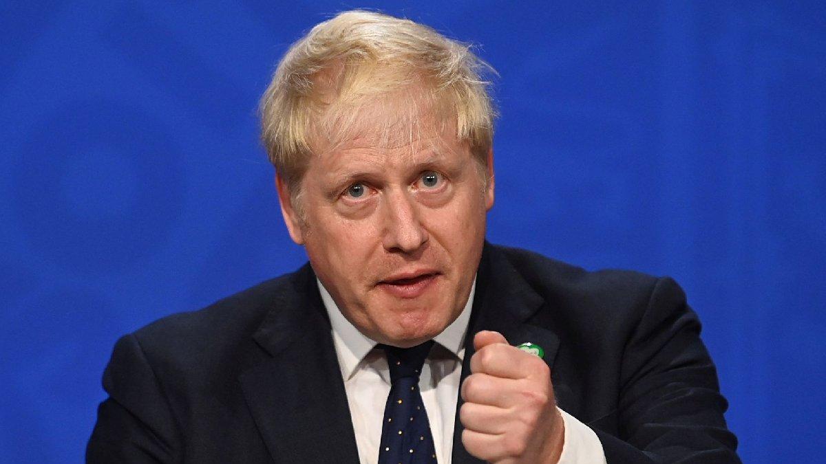 İngiltere'de Maliye Bakanı Sunak ve Sağlık Bakanı Javid istifa etti