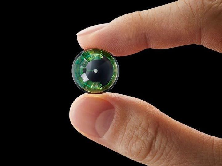 Artırılmış gerçeklik lensleri ilk defa bir insan tarafından kullanıldı