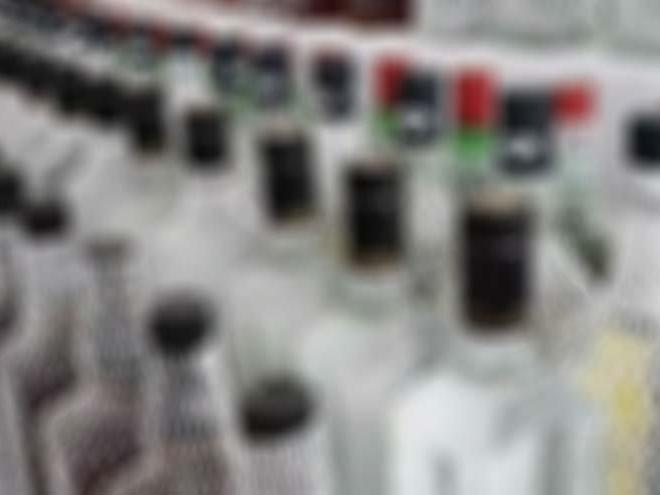 Sahte içki imalathanesinde 1 ton 300 litre etil alkol ele geçirildi