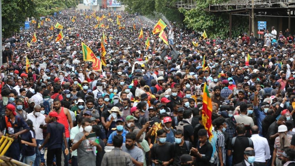 Sri Lanka'daki protestolarda son durum: Devlet Başkanı Rajapaksa ve Başbakan Wickremesinghe’den istifa kararı...