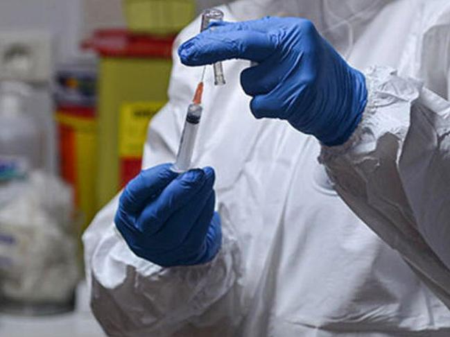 Prof. Dr. Şenol'dan aşı dozu uyarısı: Yeni varyantlar kartları yeniden açıyor