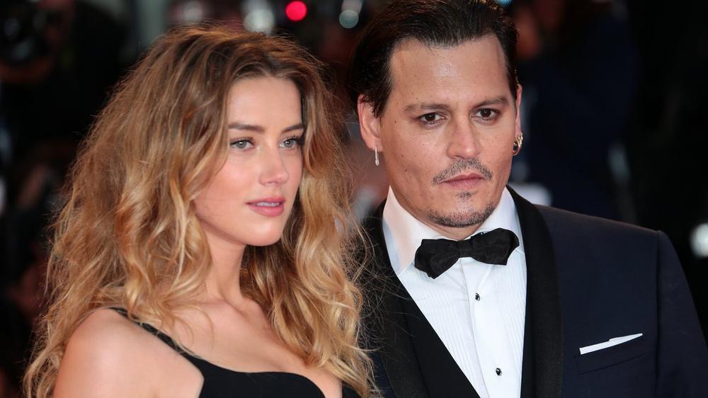 Johnny Depp'ten eski eşi Amber Heard'e şarkılı gönderme