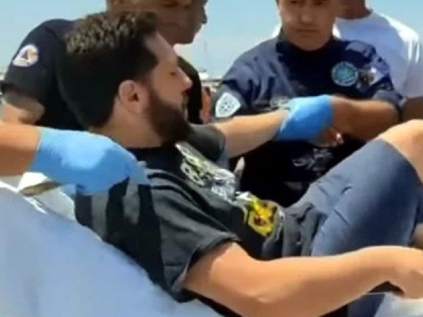 Denize sürüklenen turist, lastik topa tutunarak 19 saat kurtarılmayı bekledi