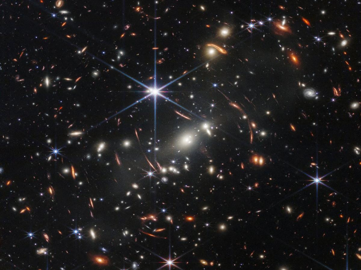James Webb Uzay Teleskobu evrenin en net fotoğrafını çekti