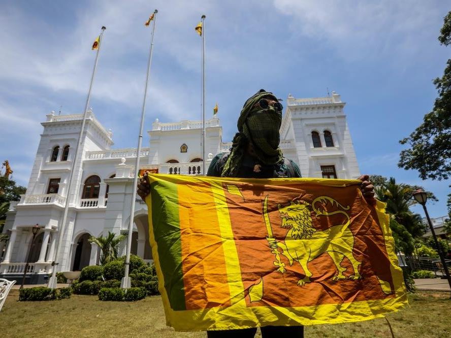 Sri Lanka Devlet Başkanı Rajapaksa, e-mail yoluyla istifa etti