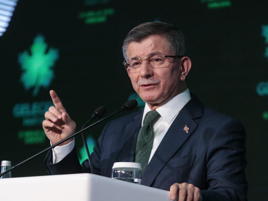 MHP’li belediye, Davutoğlu'nun festivale katılmasını uygun bulmadı
