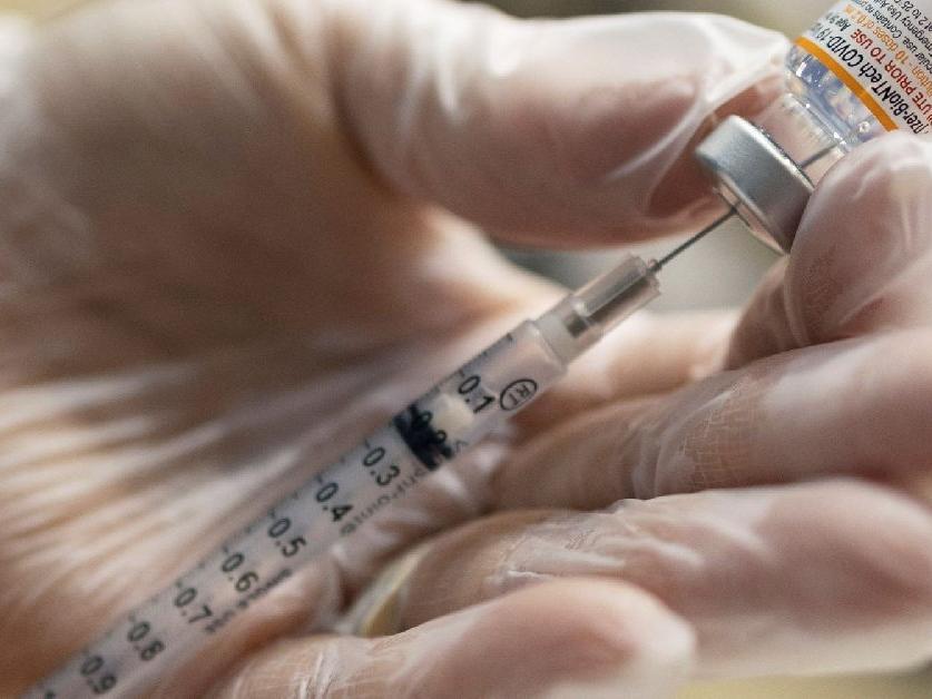 Almanya, 4 milyon corona aşısını çöpe atıyor