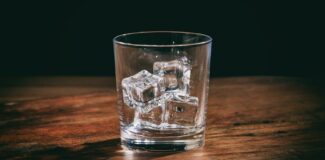 Yüksek alkollü içkilere zam