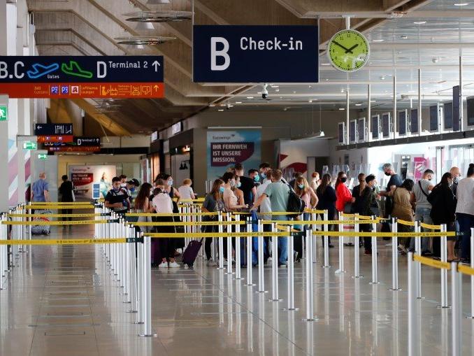 Almanya'da havaalanı kaosu: "Türkiye'den başvuru gelmedi"