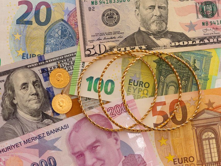 Euro ve altındaki düşüş mevduatları eritti