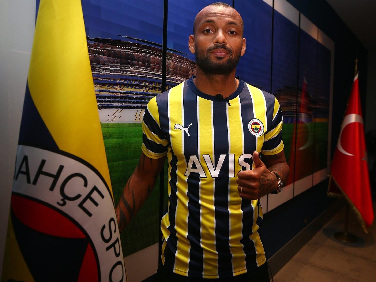 Fenerbahçe, Joao Pedro transferini Galatasaray'a göndermeyle açıkladı!