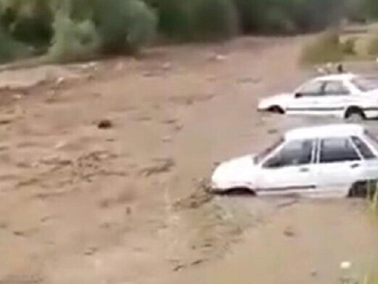 İran'da sel felaketinde can kaybı artıyor