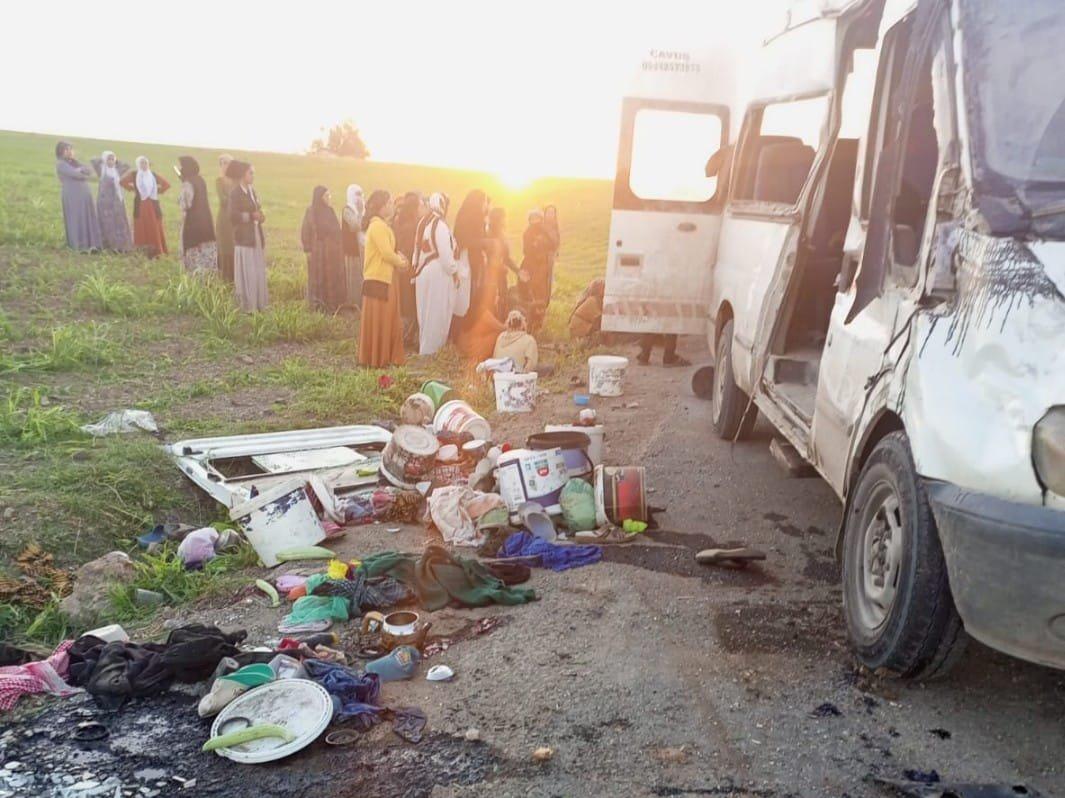 Mardin'de tarım işçilerini taşıyan araç kaza yaptı: 2 ölü, 17 yaralı