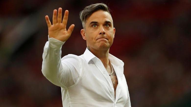 Robbie Williams yeni markasını tanıttı