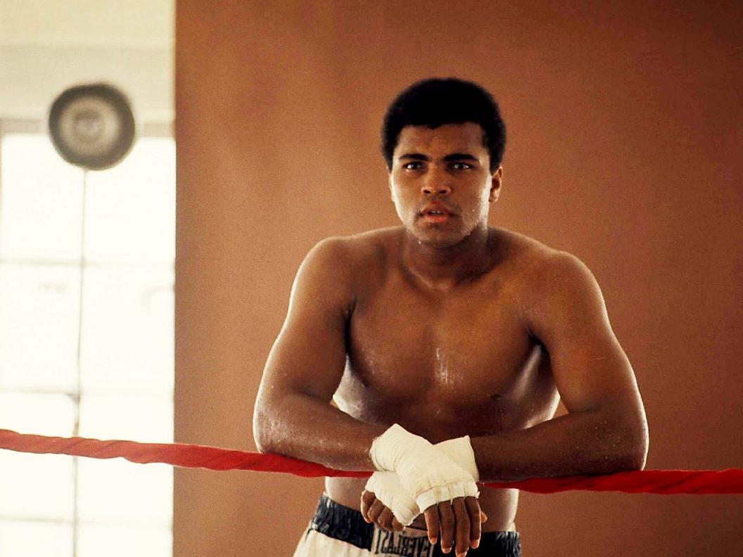 Muhammed Ali'nin şampiyonluk kemeri 6.18 milyon dolara satıldı