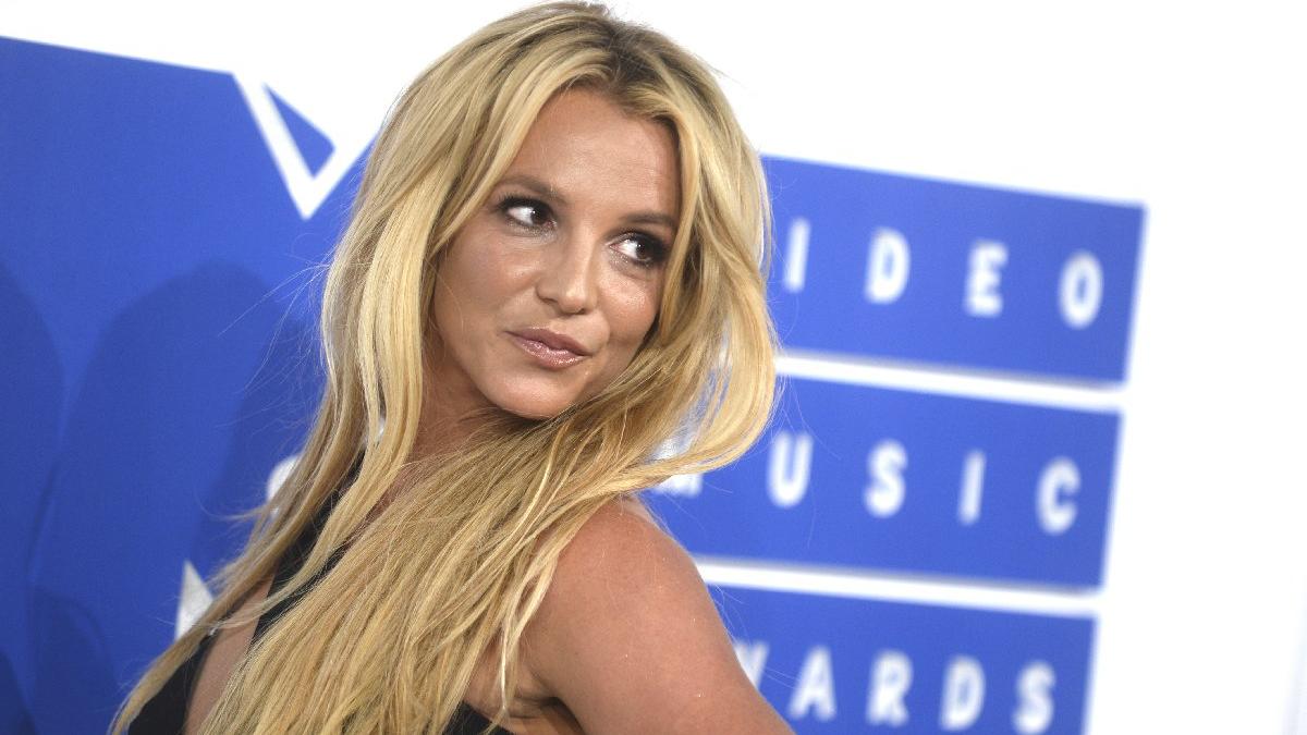 Britney Spears annesine ateş püskürdü