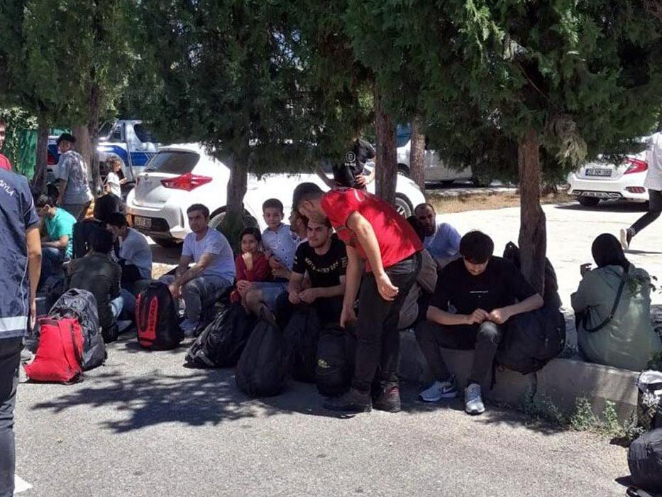 İstanbul Valiliği: Son 1 ayda 18 bin 297 kaçak göçmen hakkında işlem yapıldı