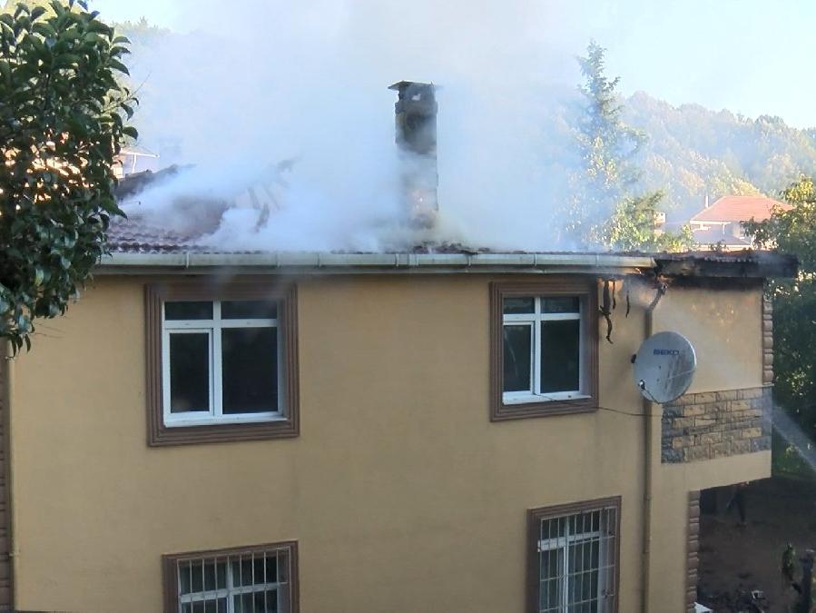 Beykoz'da 2 katlı müstakil evde yangın 